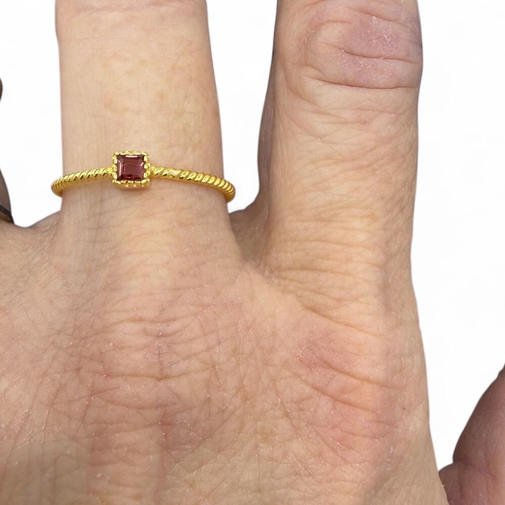 Red Garnet Ring Gold Plated 925 Sterling Silver US Size 7 Stackable - Picture 4 of 6